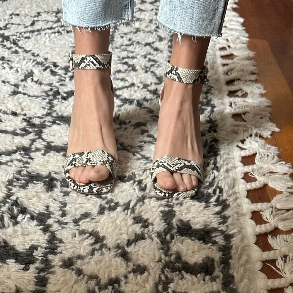 Like new French connection heels - Picture 6 of 11